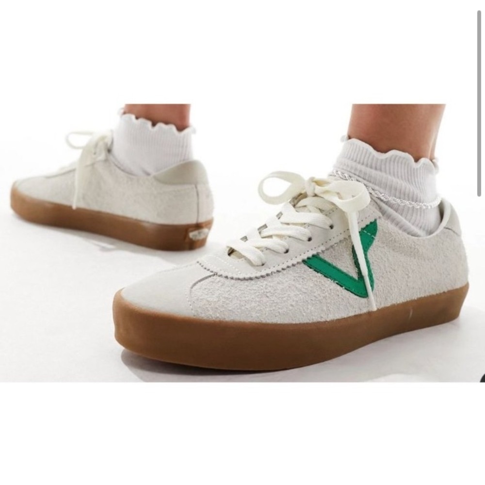 Vans Sport Low Sneakers in Cream Green Detail